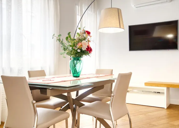 Guesthost - White Flat Bilo Di Design De Angeli Daire Milano