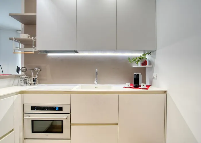 Guesthost - White Flat Bilo Di Design De Angeli *