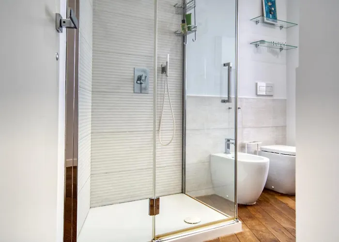 Guesthost - White Flat Bilo Di Design De Angeli * Milano