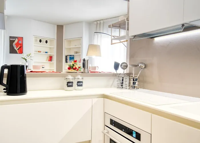 Guesthost - White Flat Bilo Di Design De Angeli