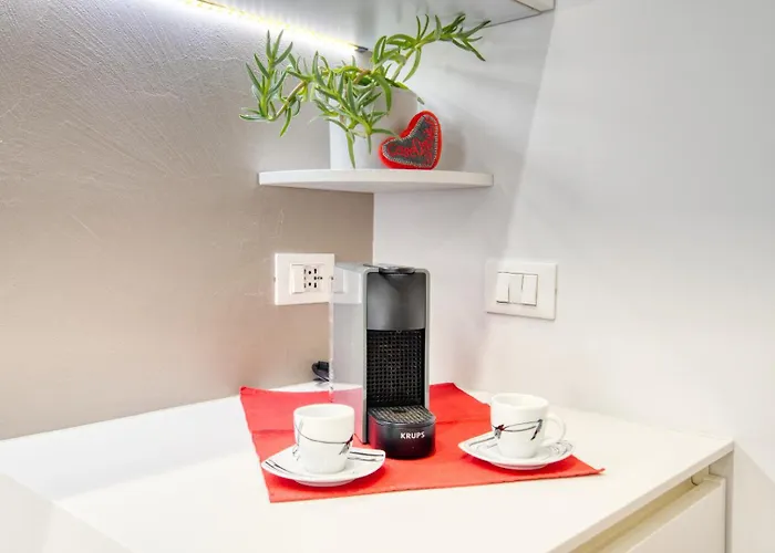 Guesthost - White Flat Bilo Di Design De Angeli *