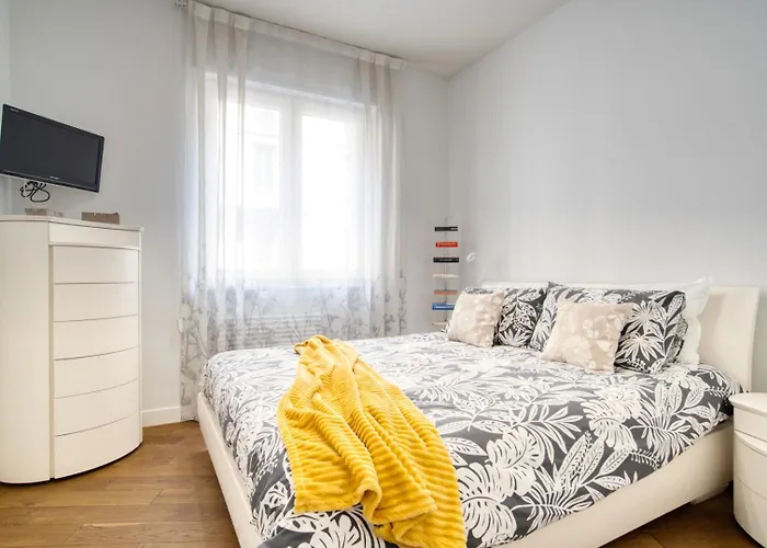 Guesthost - White Flat Bilo Di Design De Angeli Appartamento *