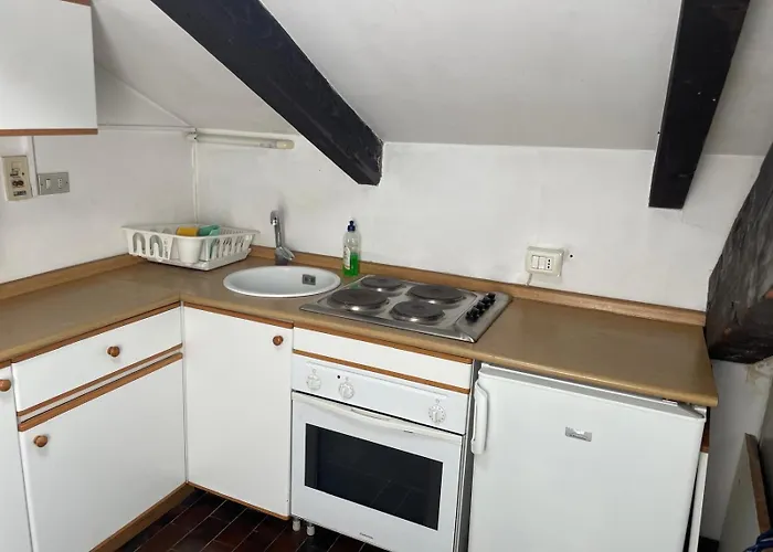 Casa - Piazza Sant'alessandro 3 *