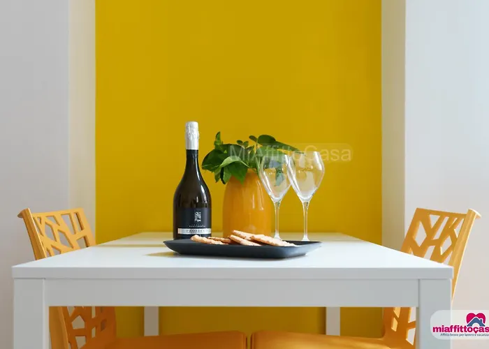 Looking 4 Station Center Apartman