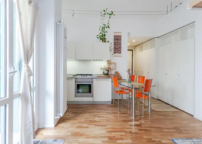 The Near Linate Milán