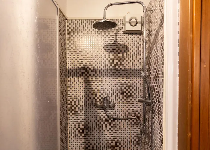 Casa Vittoria - Isola District