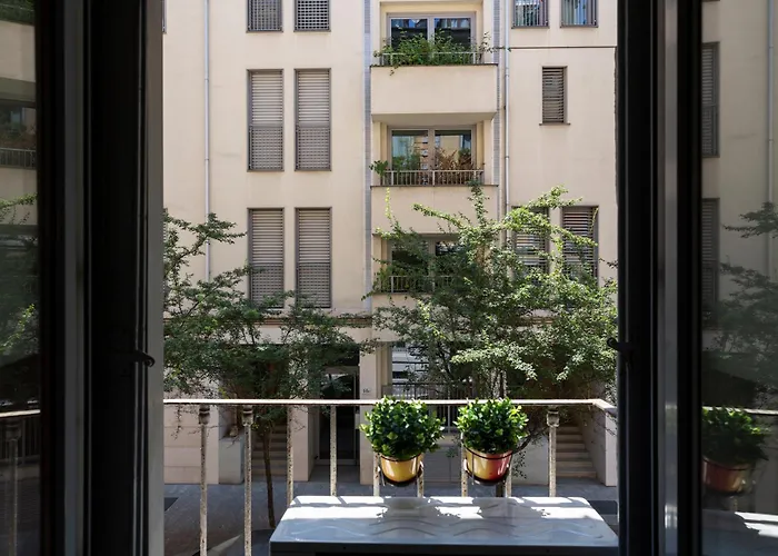 Casa Vittoria - Isola District Apartment