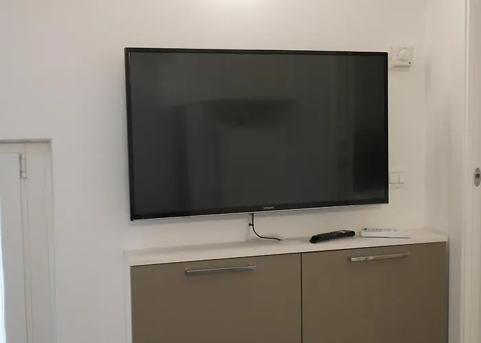 公寓 Luminoso Bilocale Zona Tibaldi Bocconi *