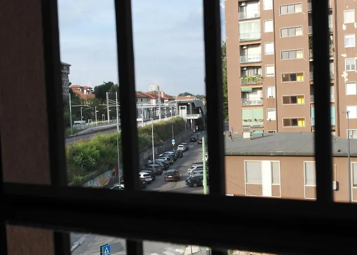 Luminoso Bilocale Zona Tibaldi Bocconi *