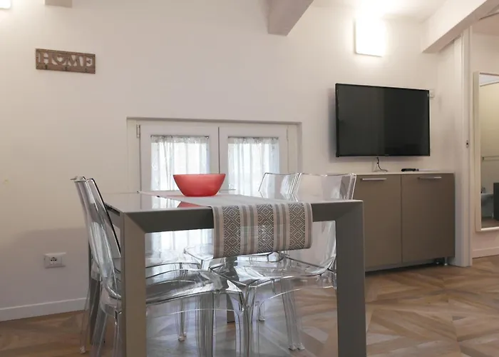 Luminoso Bilocale Zona Tibaldi Bocconi