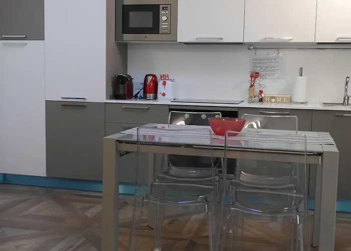 Luminoso Bilocale Zona Tibaldi Bocconi *