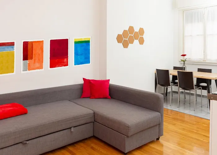 Artstay - Garibaldi Tower, Near Metro Station M5, M2