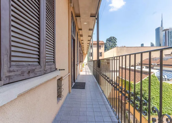 Ve2 Isola Cool • Exclusive • Milano