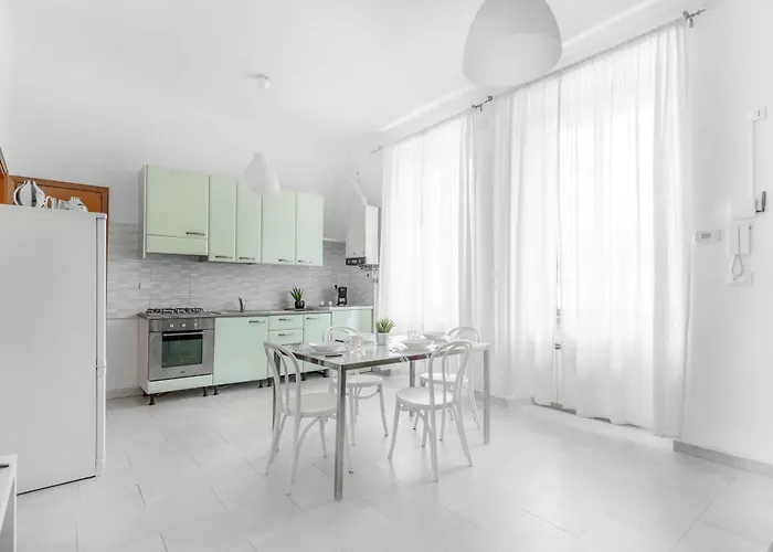 Daire Ve2 Isola Cool • Exclusive • Milano