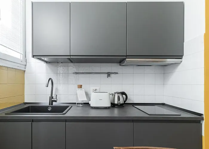 Italianway - Papiniano 18 B *