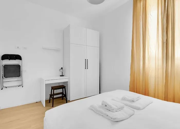 Daire Nuovo E Confortevole, 4pax, Tram 24, Universita