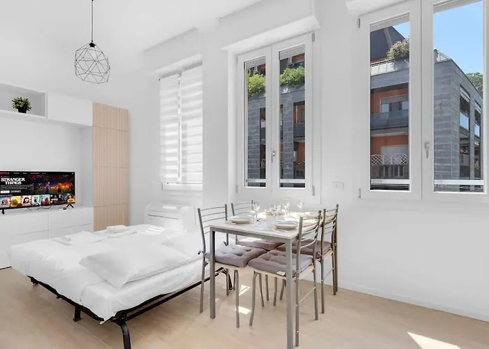 Nuovo E Confortevole, 4pax, Tram 24, Appartamento
