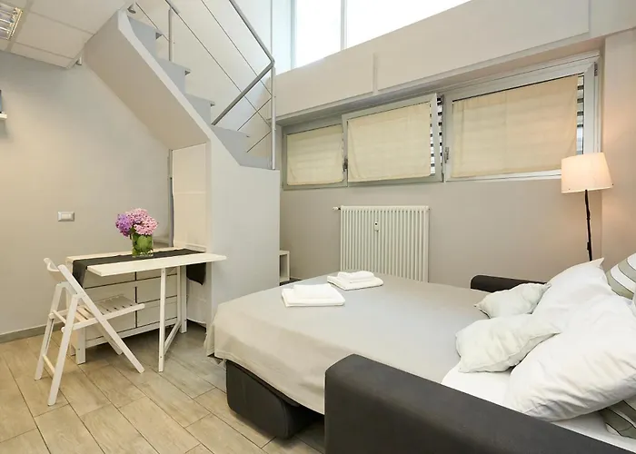 Design White Loft - 15 Minutes Walk From Station