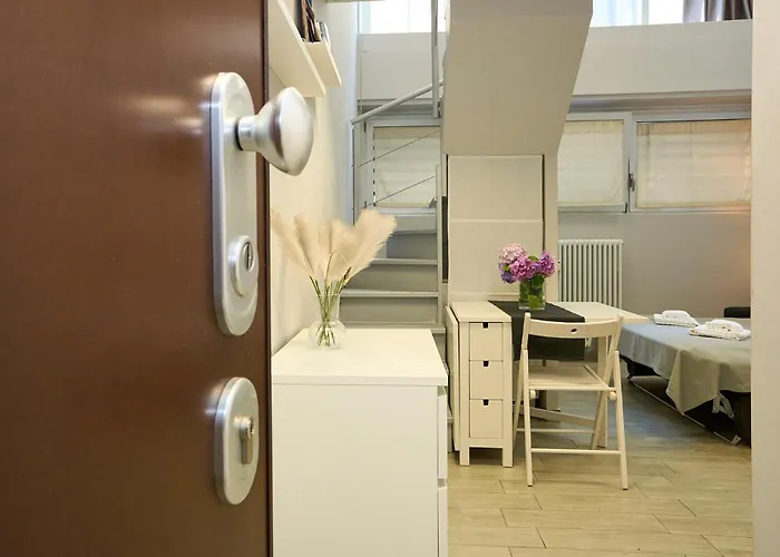 公寓 Design White Loft - 15 Minutes Walk From Station 米兰
