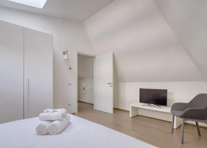 Апартаменты Joivy Welcoming Flats By Corso