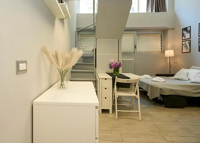 Design White Loft - 15 Minutes Walk From Station Apartment