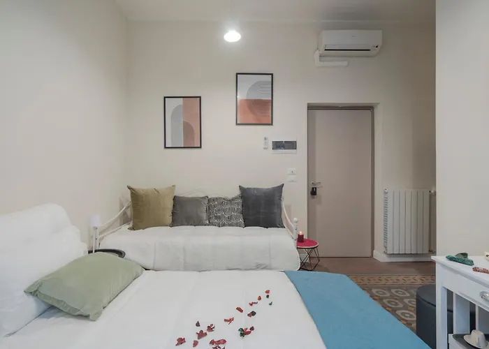 Nocleg ze śniadaniem Loreto Prestige - Parking Free & Bulb Gym 4*