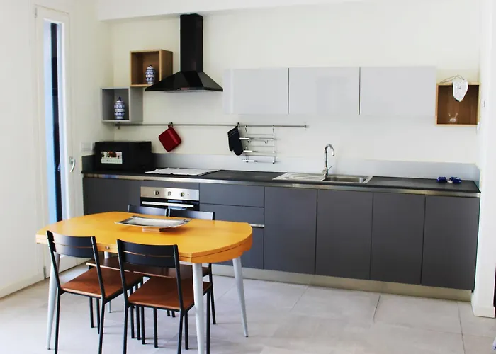 Hbhall Skyline Milán