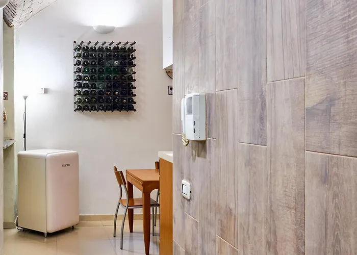 Apartmán The Wine Cave, Spacious 2Bdr 100Sqm Apartment, Steps From Milano Centrale, Ideal For Large Families And Groups - Strong Wifi