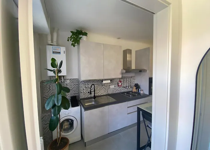 Renovated With Two Single Beds Lejlighed Milano