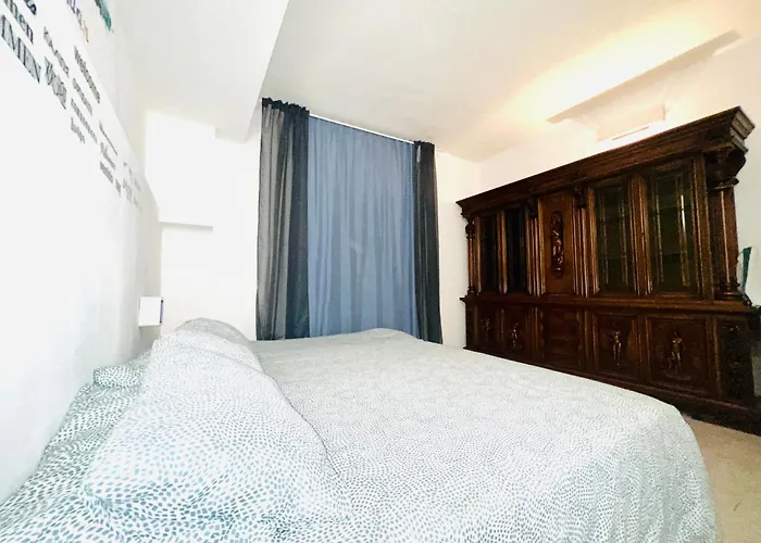 For 6 Peaple Close To The Red Metro Appartement *