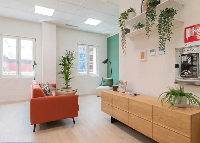 Well-located Campus Near Park