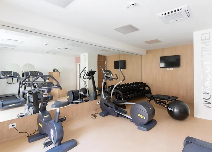 Well-located Campus Near Park