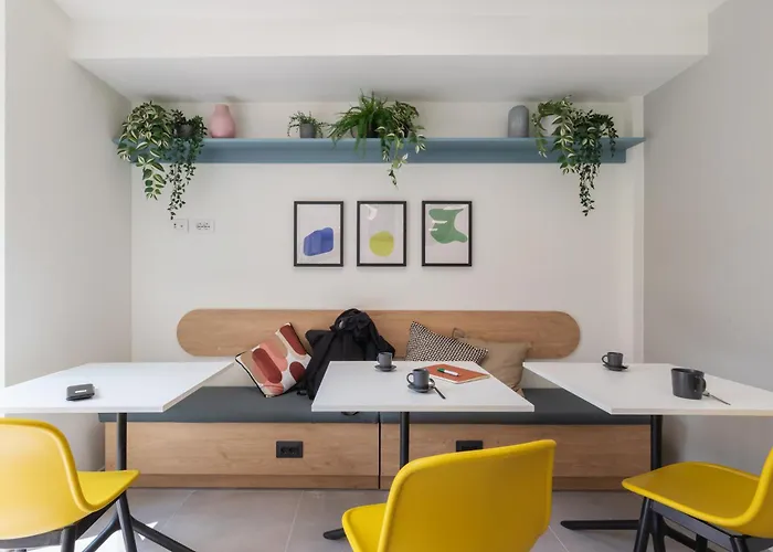 Well-located Campus Near Park Milano