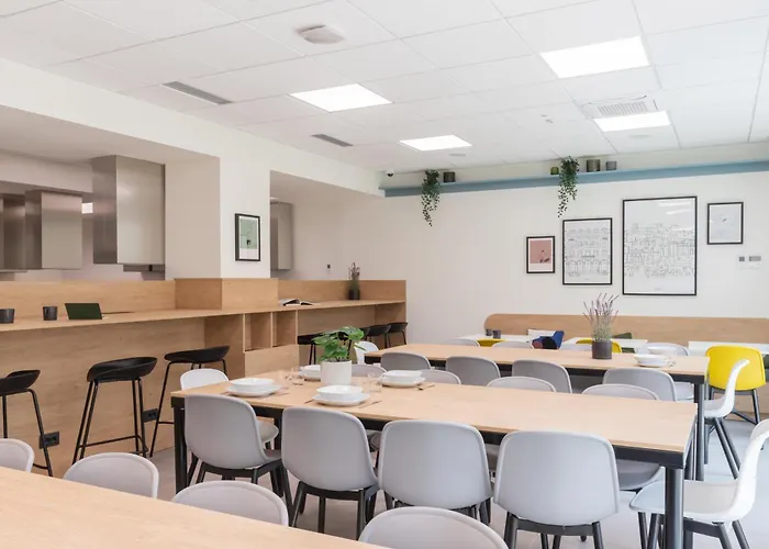 Well-located Campus Near Park Milano