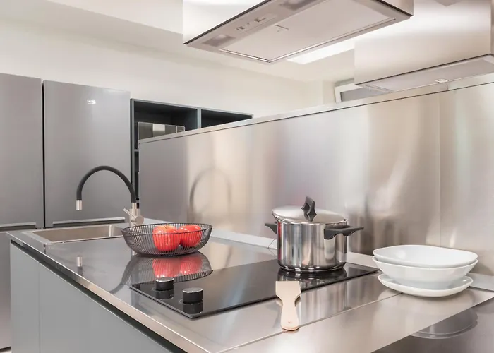 Well-located Campus Near Park