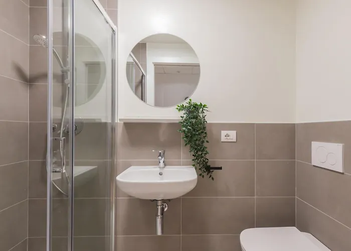 Well-located Campus Near Park Milano