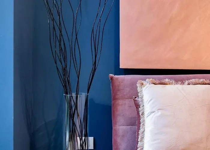 Hacca Collection-plush Urban Sanctuary In The Center