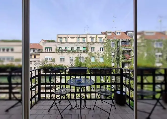 Stanza Nr 4 In Incantevole In Zona Solari