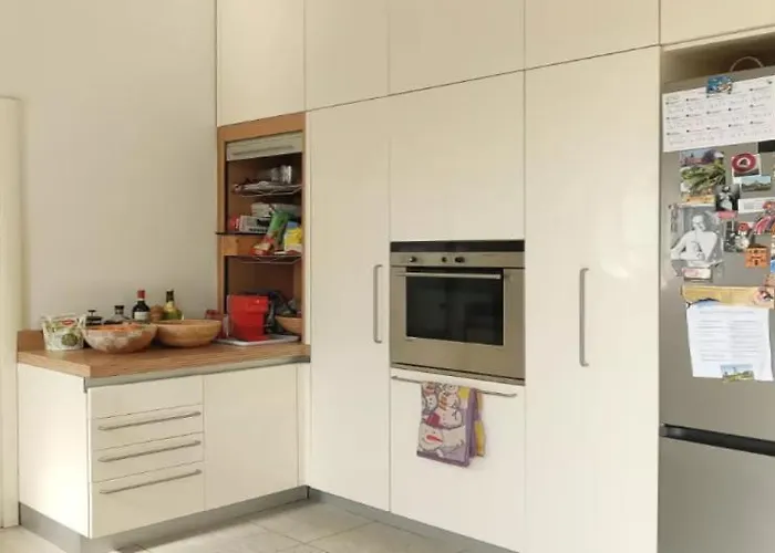 Stanza Nr 4 In Incantevole In Zona Solari 4*