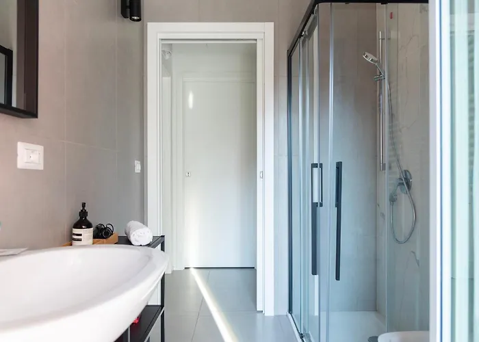 San Siro Fiera - Youhosty * 밀라노