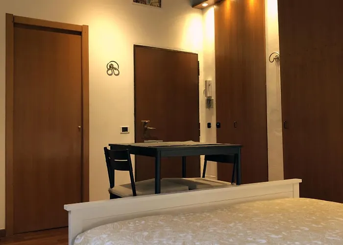 Brera Vip Spotlight - Brera - Duomo - Castello Sforzesco - Lanza Metro M2 Milán