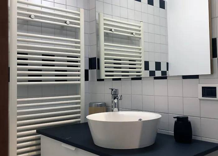 Brera Vip Spotlight - Brera - Duomo - Castello Sforzesco - Lanza Metro M2 *