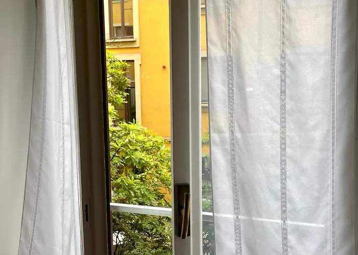 Nest For Two Three Min From Duomo 아파트