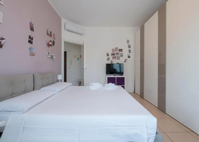 I Host - Forze Armate 83 شقة *