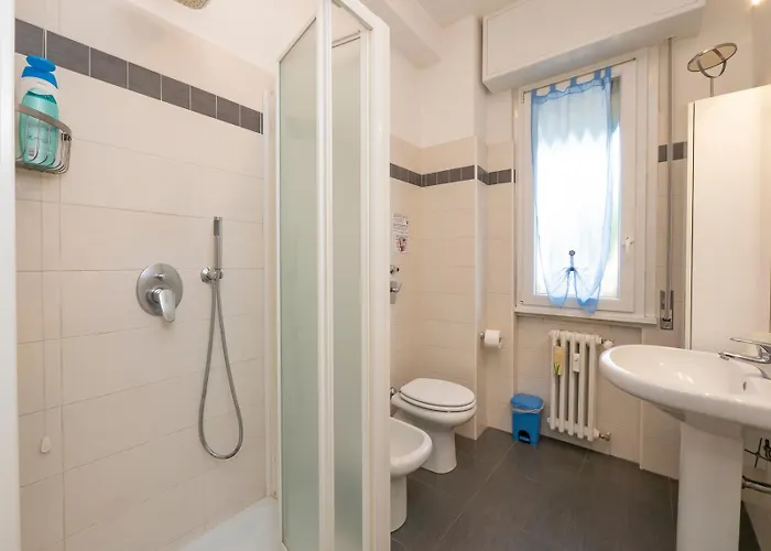 I Host - Forze Armate 83 * ميلان