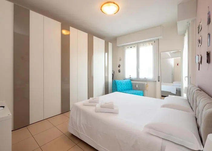 I Host - Forze Armate 83 شقة *