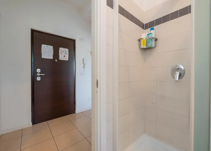 I Host - Forze Armate 83 ميلان