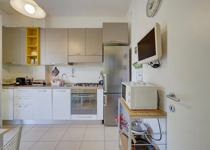 I Host - Forze Armate 83 ميلان