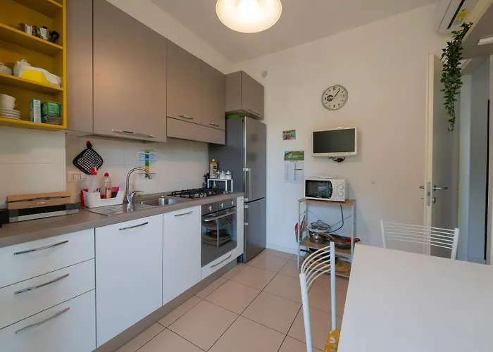 I Host - Forze Armate 83 شقة