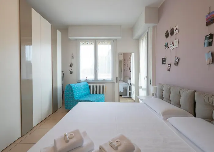 I Host - Forze Armate 83 * ميلان